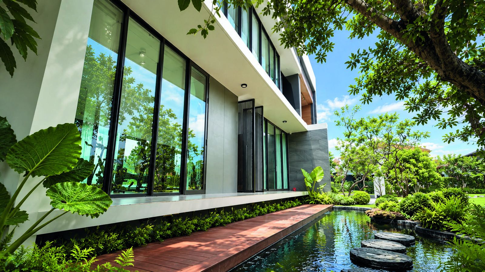 INDOOR–OUTDOOR CONNECTION