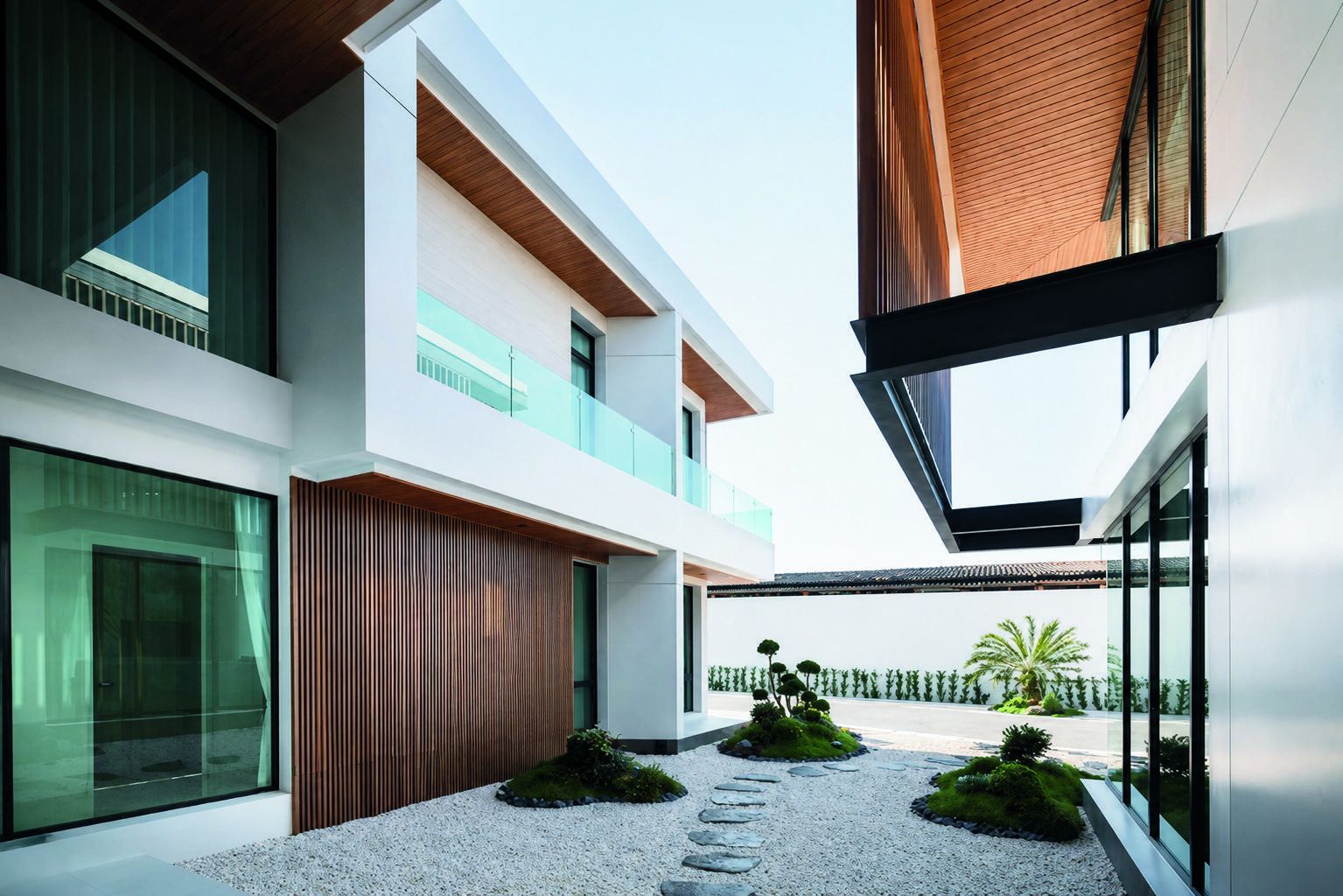COURTYARD & SPACE
