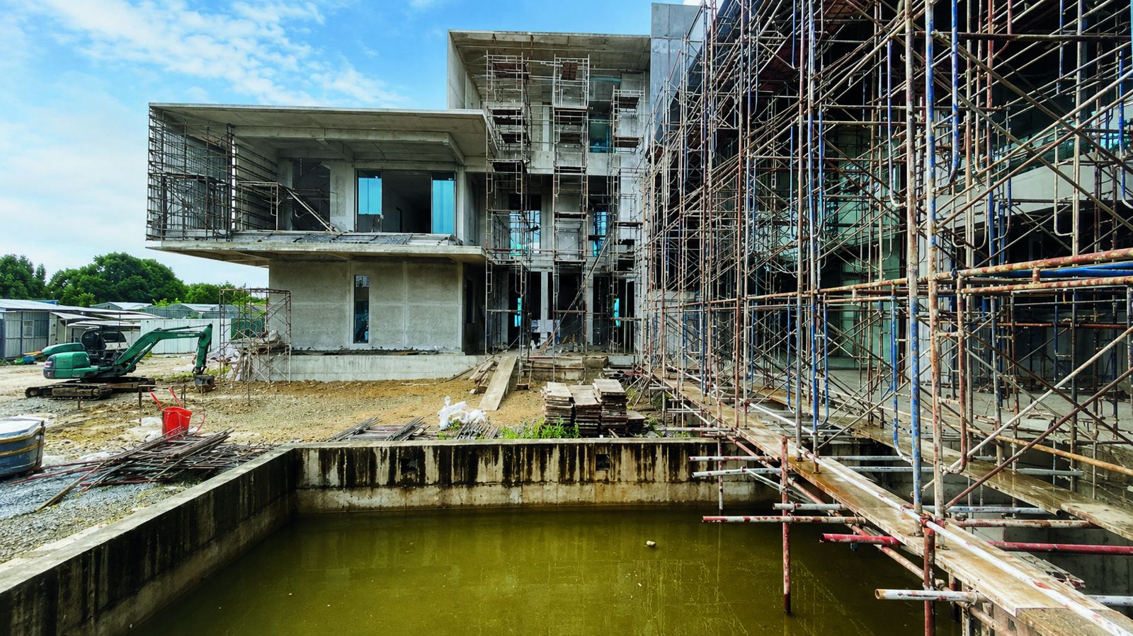 Construction progress, Bang Khae, Bangkok