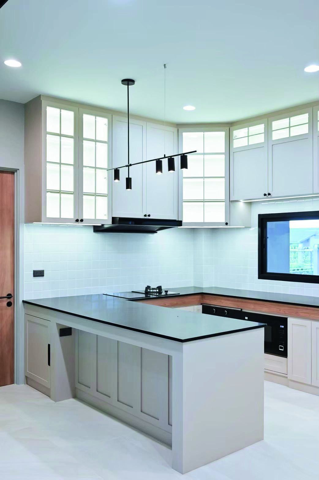 KITCHEN & BATHROOM