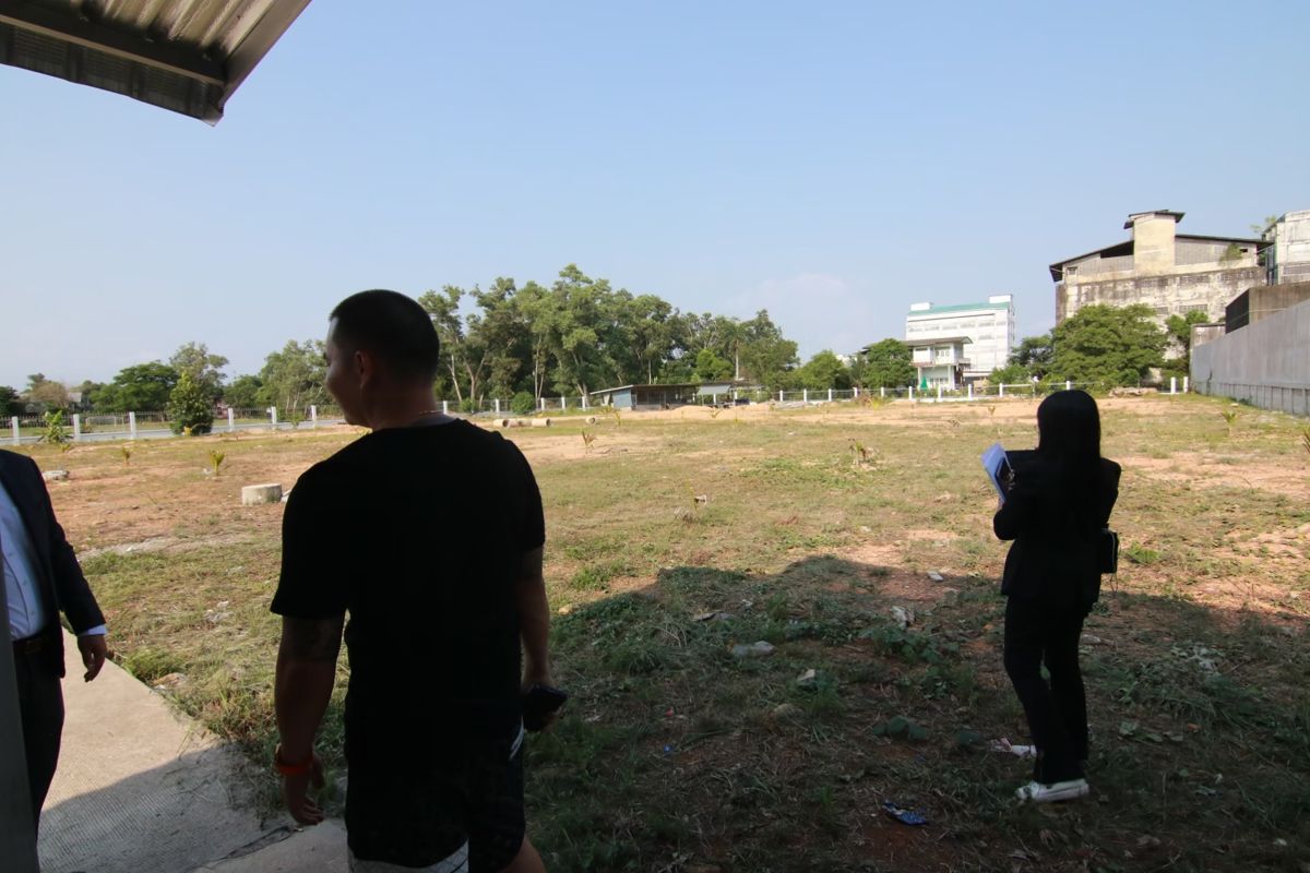 ทีมสำรวจที่ดินจริง