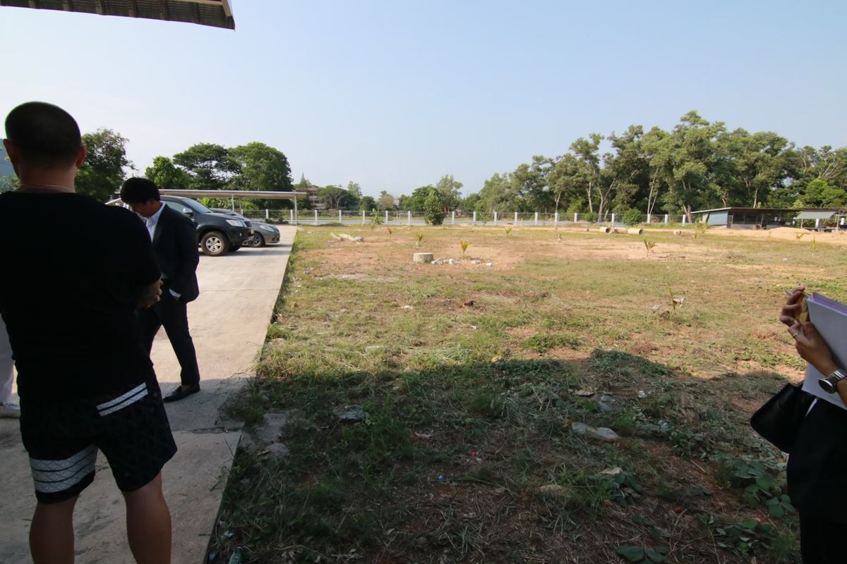 ดูทางเข้าและแนวเขต